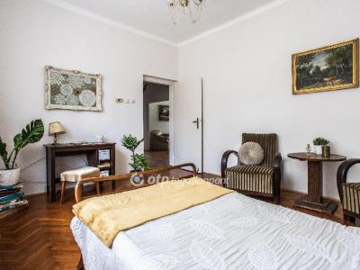 Eladó lakás Komló