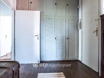Eladó lakás Komló