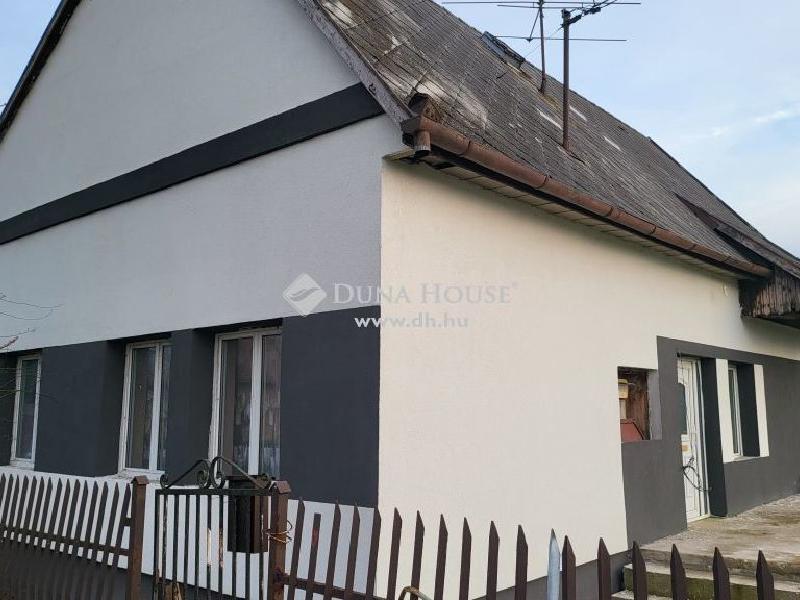 Eladó családi ház Ercsi