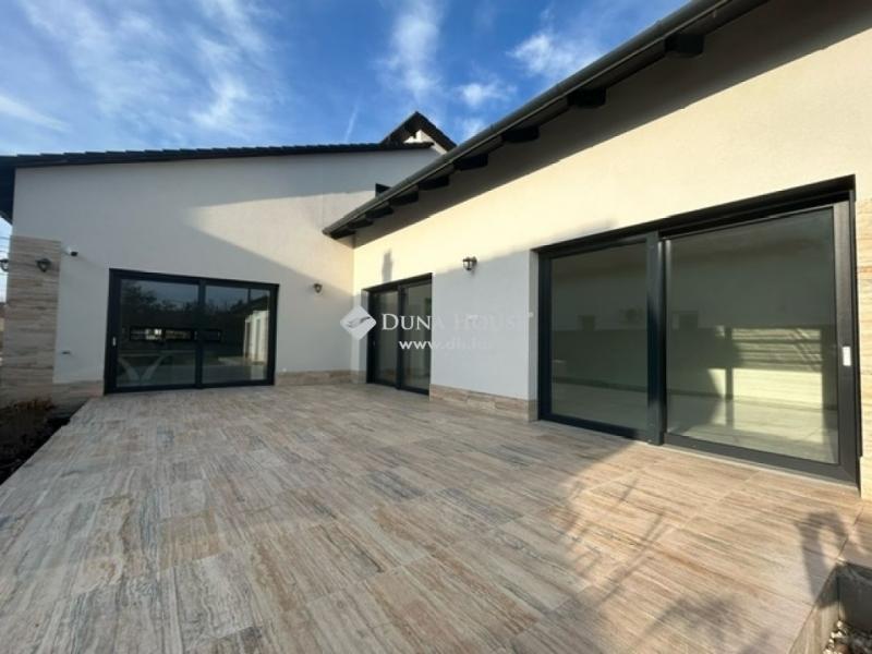 Eladó családi ház Vecsés