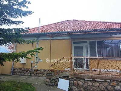 Eladó családi ház - 2760 Nagykáta