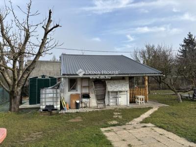 Eladó nyaraló - 2800 Tatabánya, Síkvölgyi út