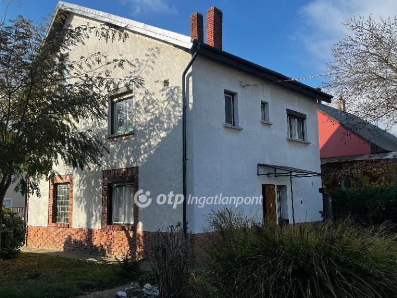 Eladó családi ház Győr
