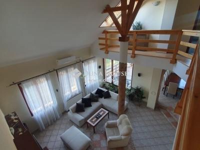 Eladó családi ház Budapest