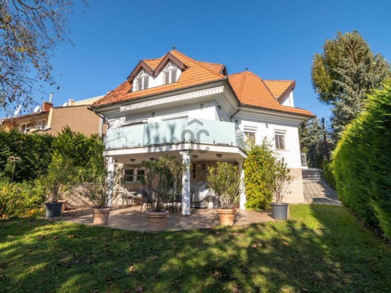 Eladó családi ház Budapest