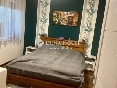 Eladó családi ház Esztergom