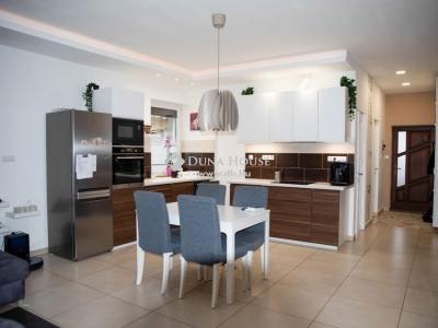 Eladó családi ház Esztergom