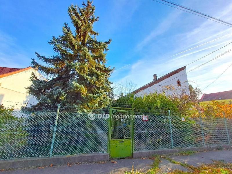 Eladó családi ház Budapest