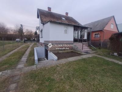 Eladó családi ház Kőröshegy