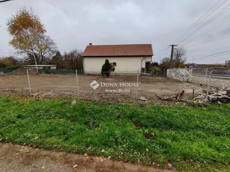 Eladó ikerház Monor