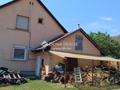 Eladó családi ház Monor