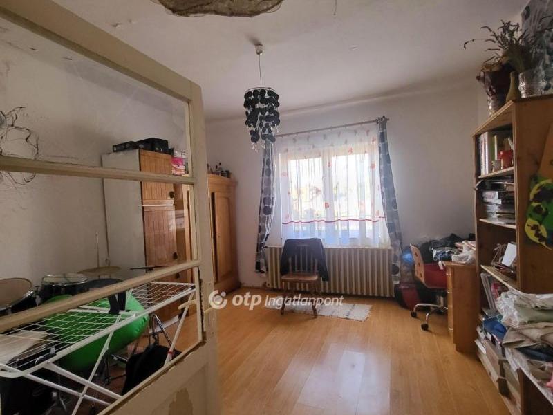 Eladó családi ház Mikepércs