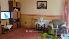 Eladó családi ház Mikepércs