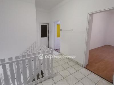 Eladó családi ház Boldog