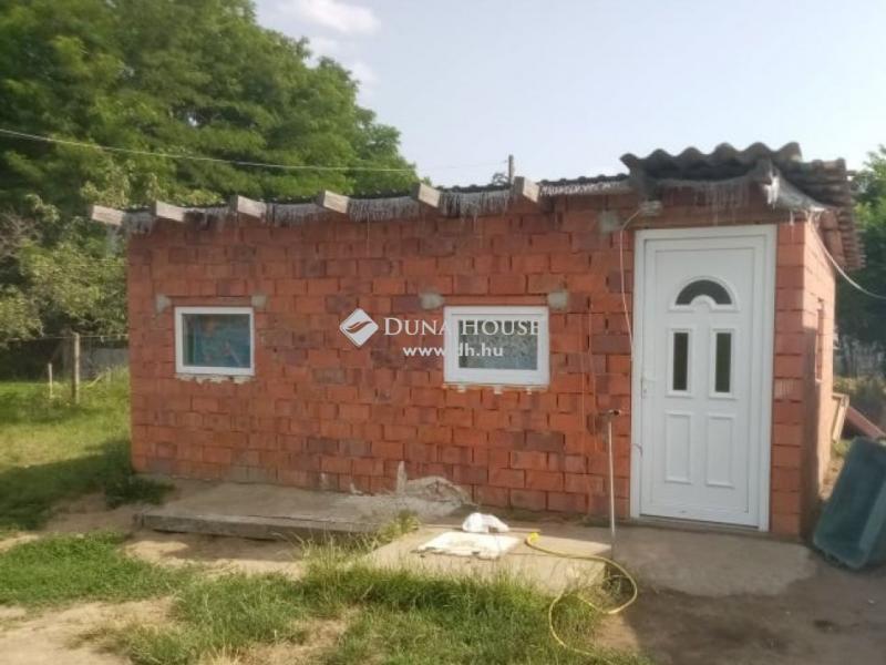 Eladó külterületi telek Debrecen
