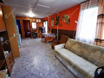 Eladó nyaraló Balatonkenese