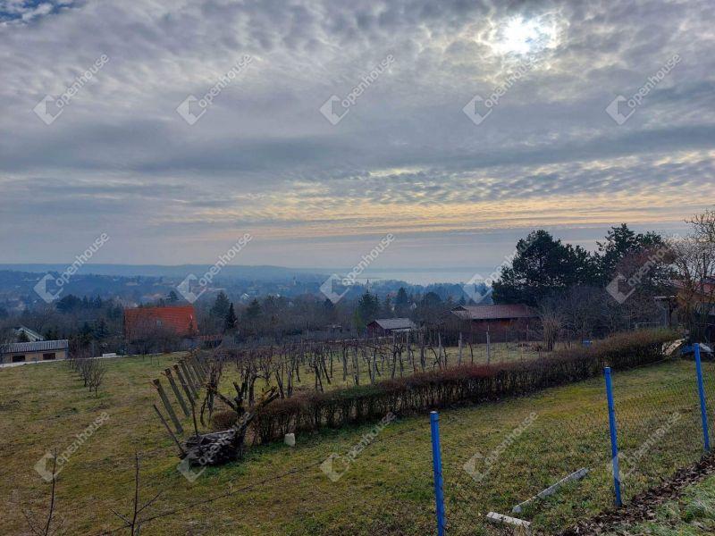 Eladó nyaraló Balatonkenese