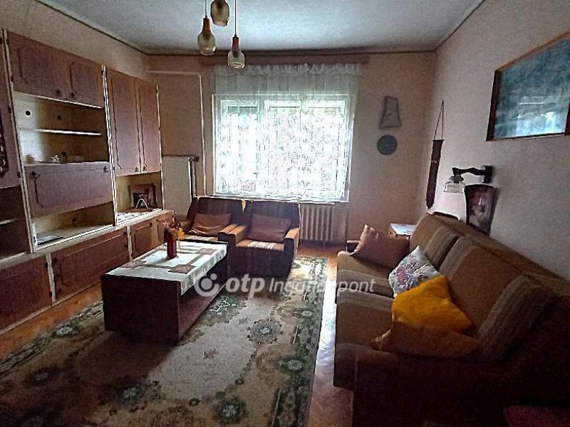 Eladó családi ház Jászapáti