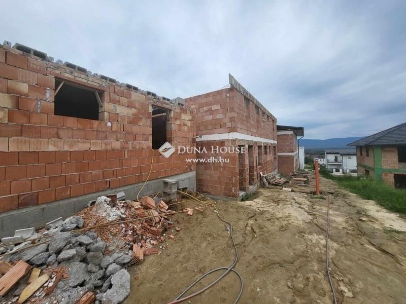 Eladó családi ház Vác