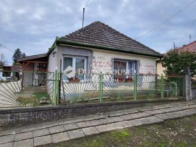 Eladó családi ház Rád