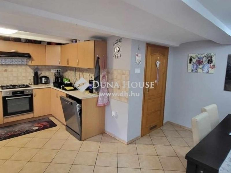 Eladó családi ház Vácegres