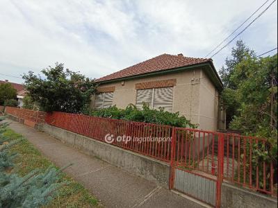 Eladó családi ház Jászfényszaru