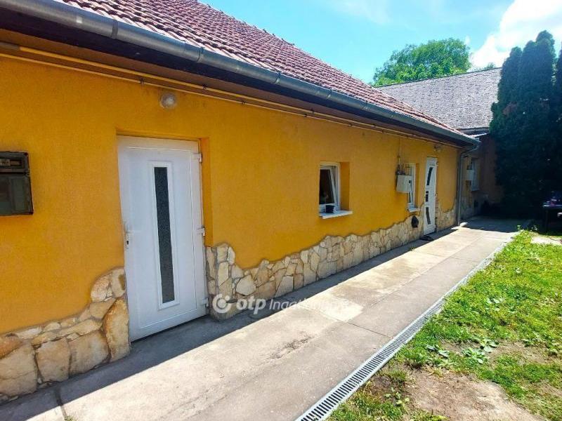 Eladó családi ház Cegléd