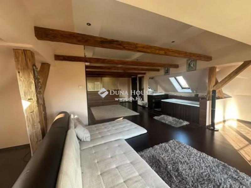 Eladó kastély Pécs