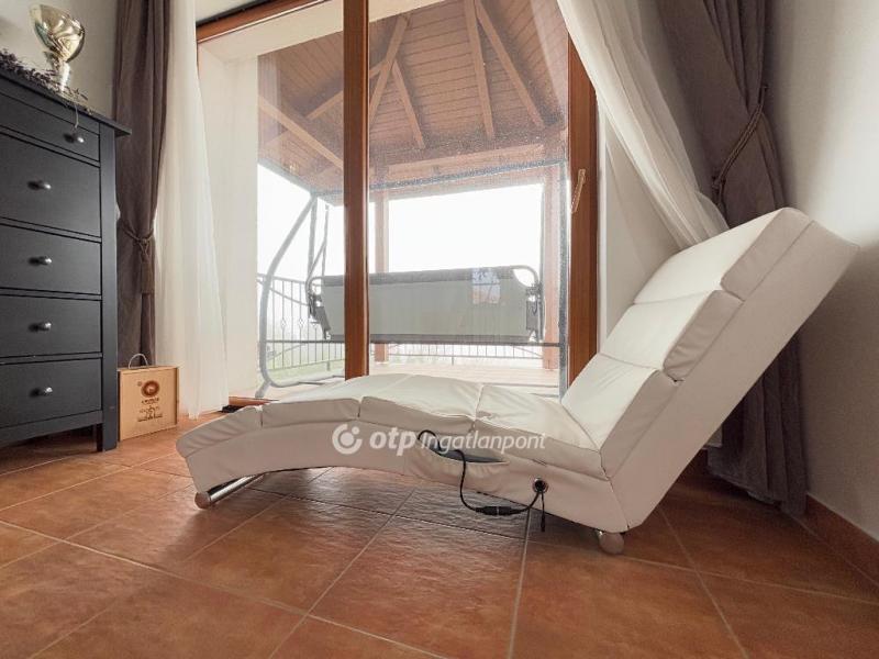 Eladó családi ház Piliscsaba