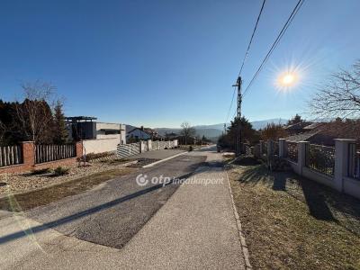 Eladó családi ház - 2081 Piliscsaba