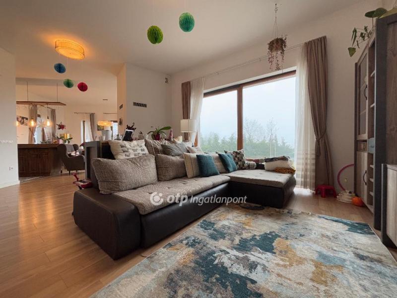 Eladó családi ház Piliscsaba