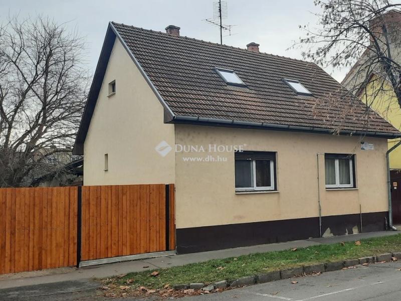 Eladó családi ház Szolnok