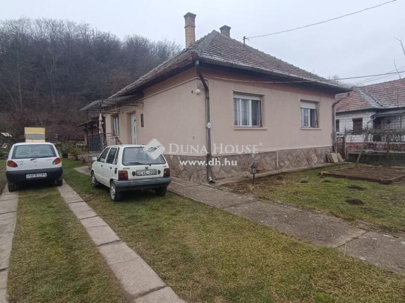 Eladó családi ház