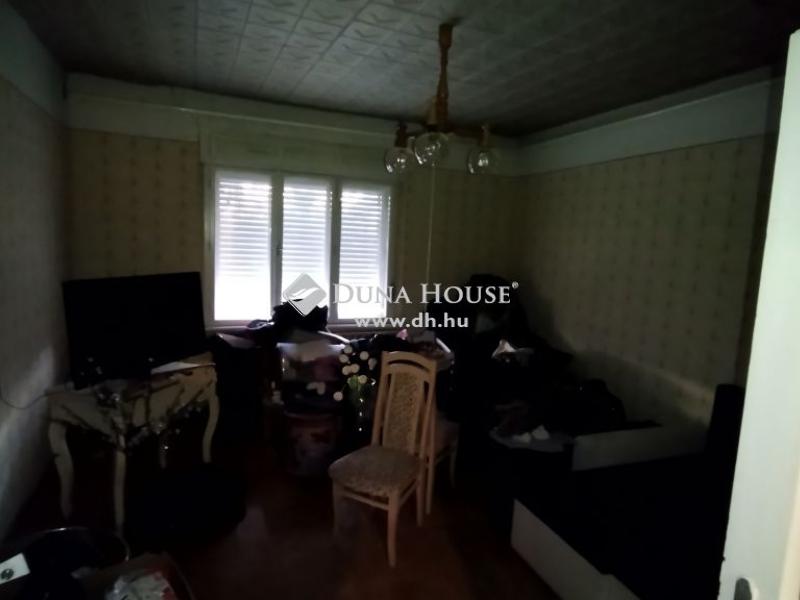 Eladó családi ház Jászkisér