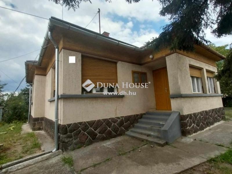Eladó családi ház Farmos