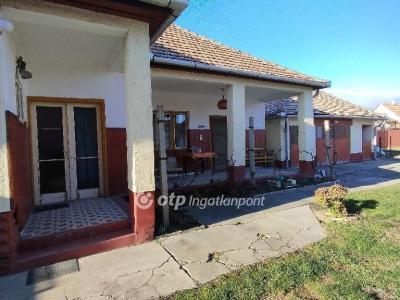 Eladó családi ház - 5100 Jászberény, Gém utca
