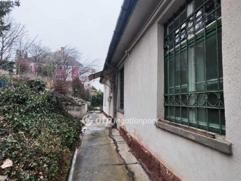 Eladó családi ház Balatonalmádi