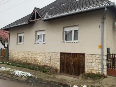 Eladó családi ház Pécs