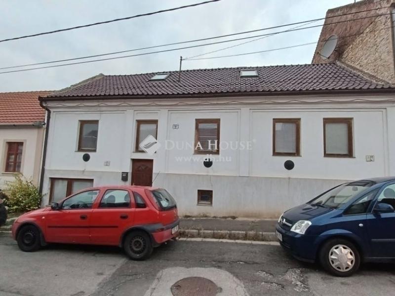 Eladó családi ház Pécs