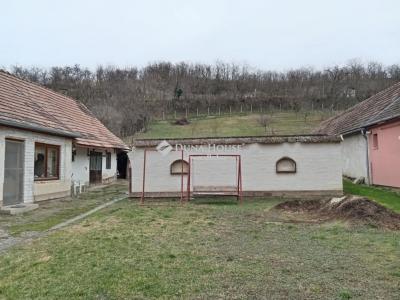 Eladó családi ház Pincehely