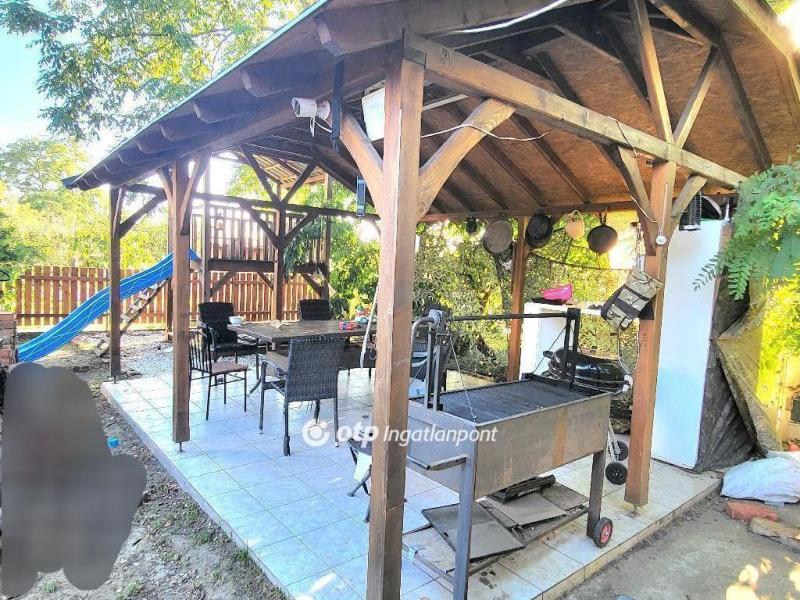 Eladó családi ház Mikepércs