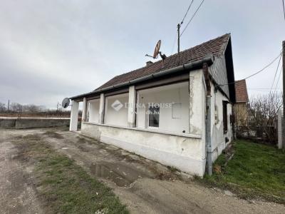 Eladó családi ház Sárbogárd