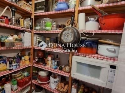 Eladó családi ház Budapest