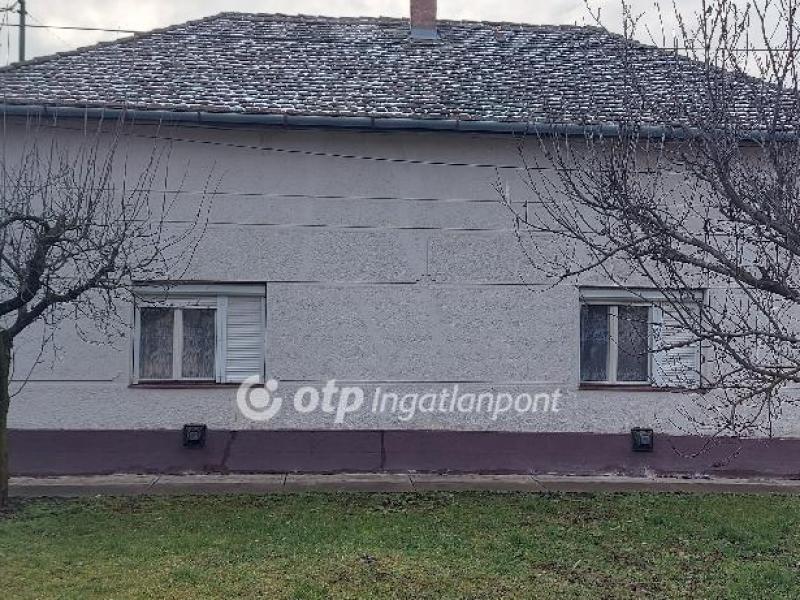 Eladó családi ház Kunszentmárton