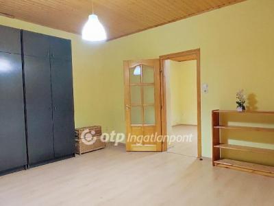 Eladó családi ház - 6050 Lajosmizse