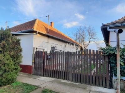 Eladó családi ház Fegyvernek