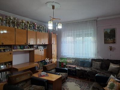 Eladó családi ház Makó