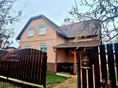 Eladó családi ház Délegyháza