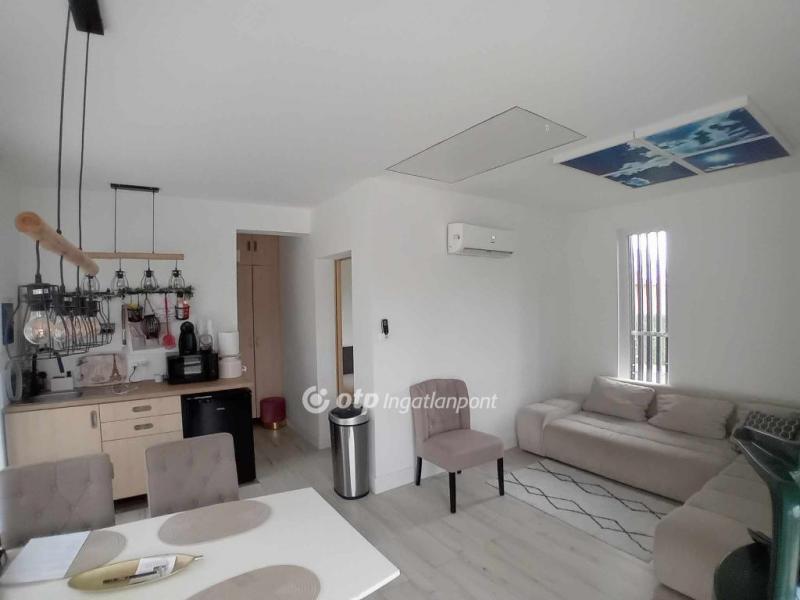 Eladó nyaraló Tóalmás