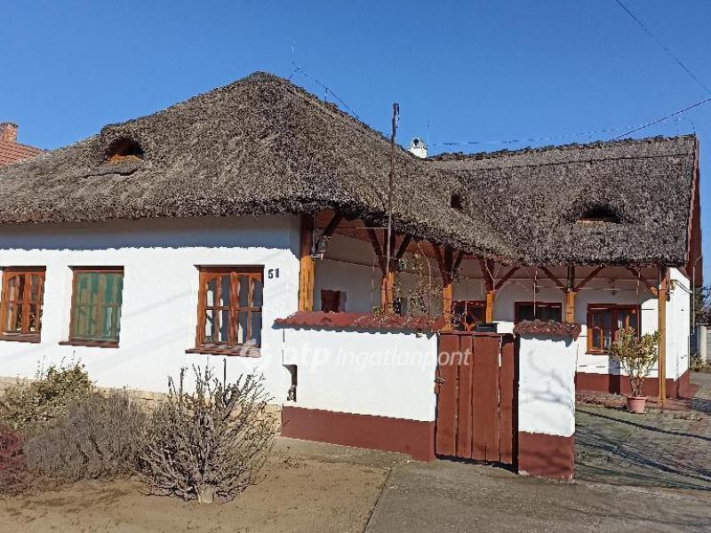 Eladó családi ház Jászfényszaru